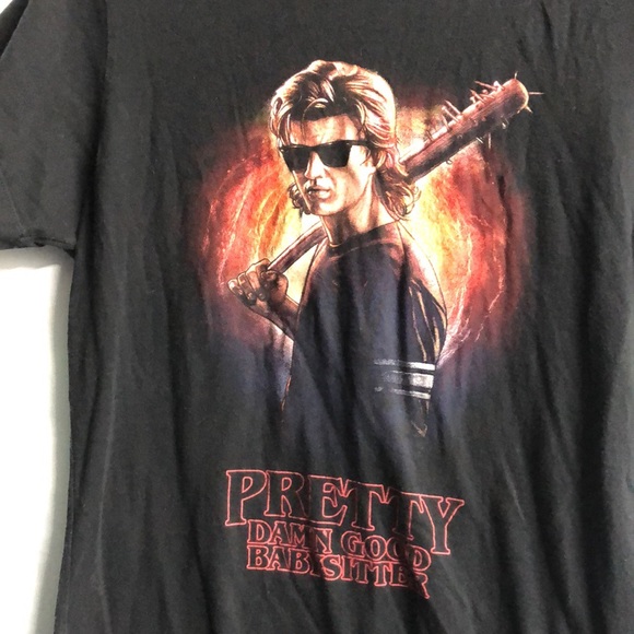 Stranger Things medium T-shirt Netflix pretty damn good babysitter black juniors - Picture 4 of 8